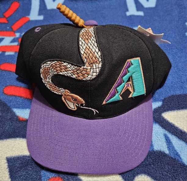 NWT Rare Vintage Arizona Diamondbacks Drew Pearson "Rattle Head" Snapback Hat