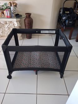 BABY PLAYPEN (CARRY-ON)