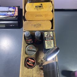 1950’s Kiwi vintage shoe shine box/ vintage wooden/horse hair shoe shine kit