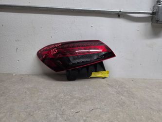 Left tail light mercedes benz e350 e450 e63 e53 e-class 2021 2022 2023