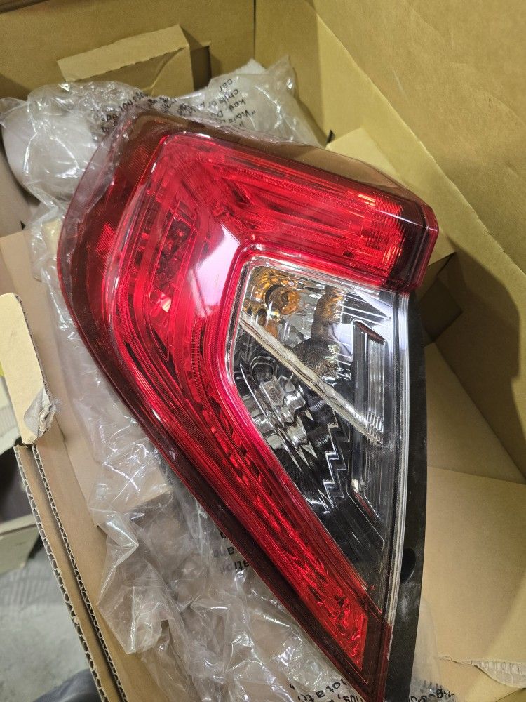 16-20 Honda Civic Taillight