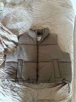 Hollister puffer vest