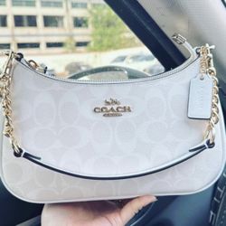 COACHV  shoulder bag