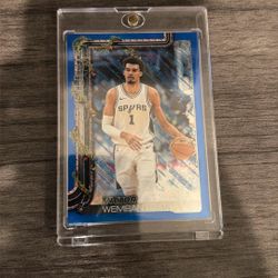 Topps Victor Wembanyama Blue Metallic Glitter 