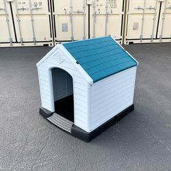 (New) $70 Medium Size Dog House Waterproof Plastic Outdoor Indoor 30x30x32”
