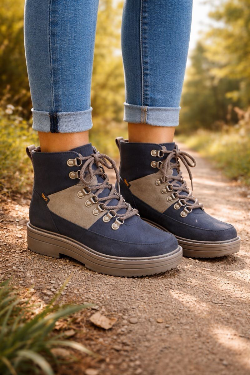 NEW Teva Midform Suede Patchwork Boot, Navy/Tan, Women’s Sz 8