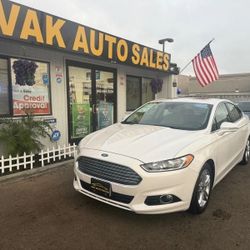 2015 Ford Fusion Titanium Hybrid Sedan 4DR