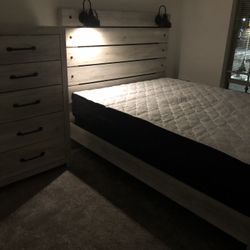 Queen Bed set, Tall Dresser, and 2 Nightstands 