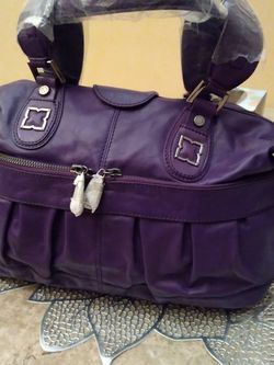 BCBGMAXAZRIA LEATHER BAG
