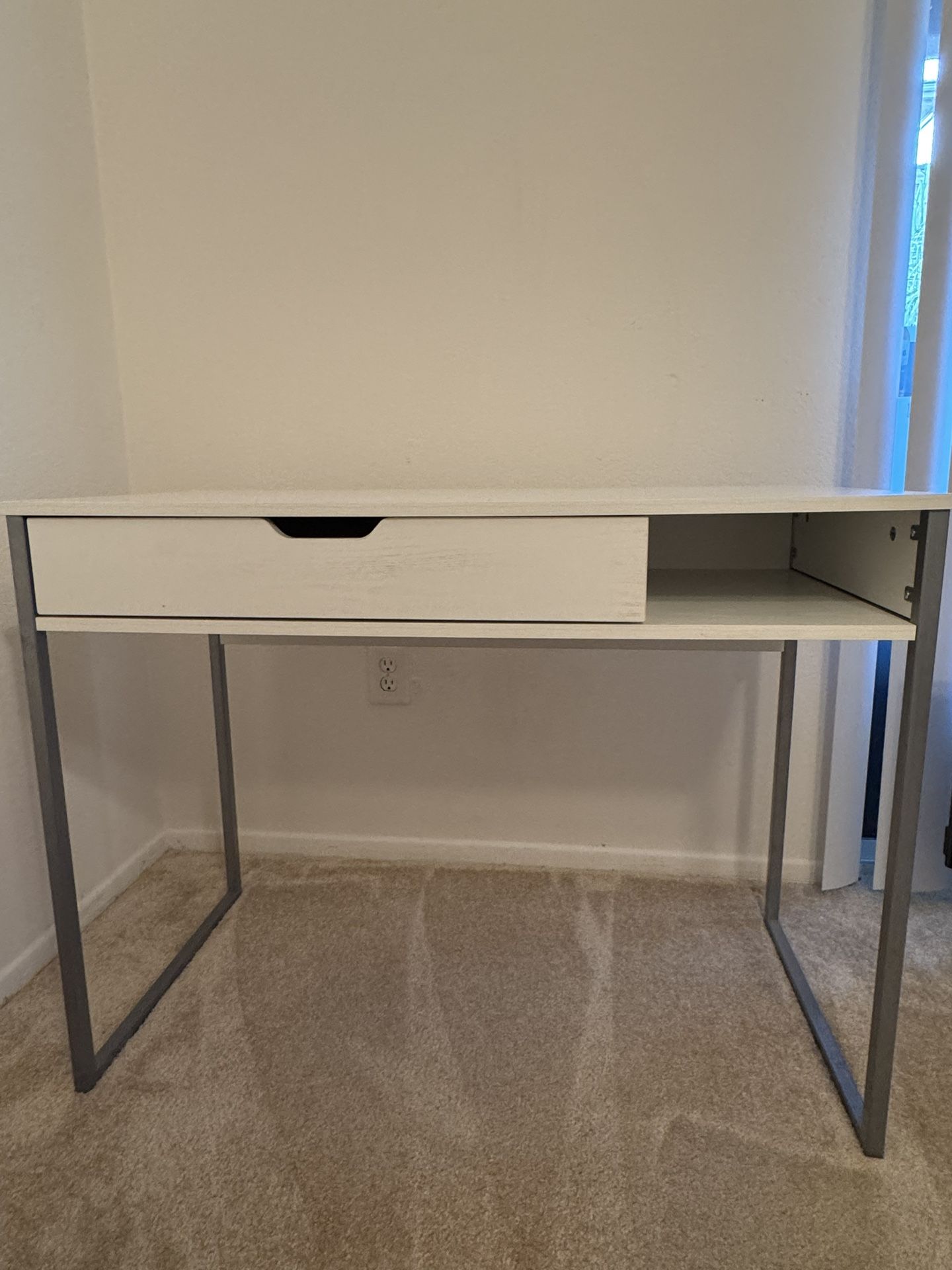 White And Gray Office Desk