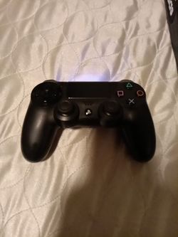 PlayStation 4 duel shock controller