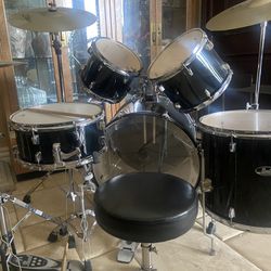 Pearl Drum Set 