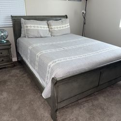 Queen Bedroom Set (mattress NOT included) 