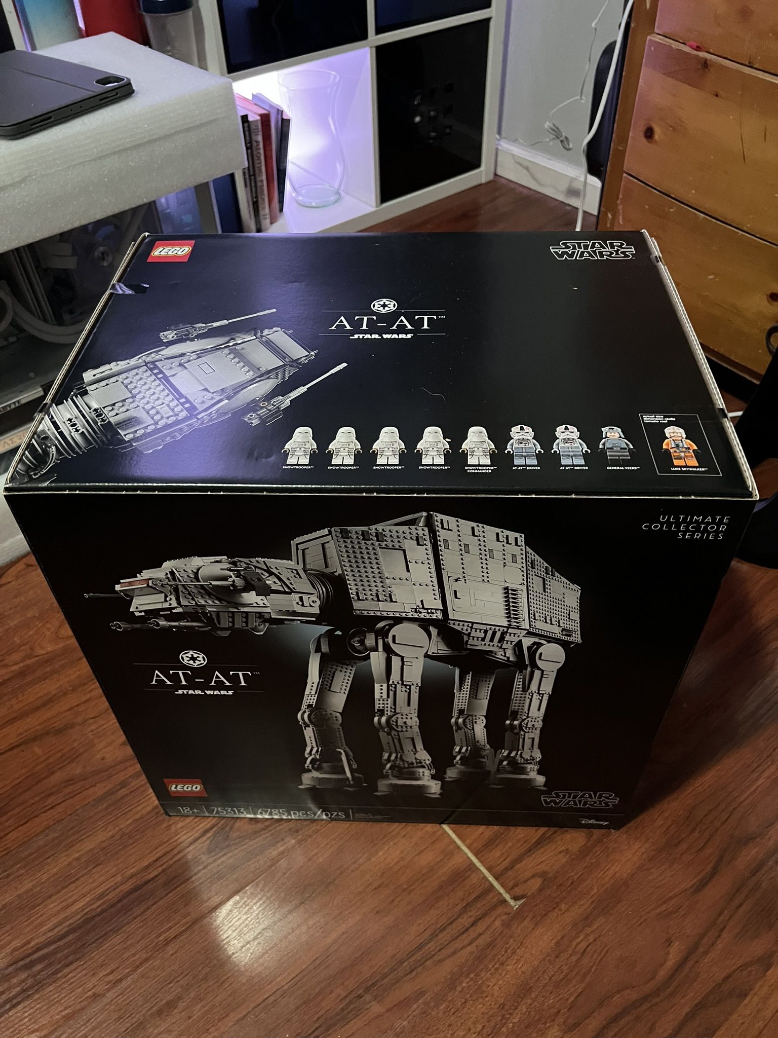 Lego UCS At-At