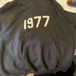 1977 essentials hoodie