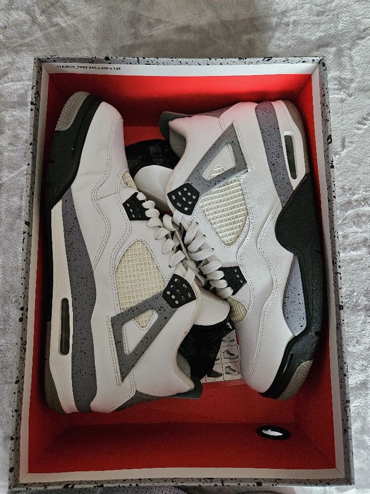Jordan 4 Retro Cement, Size 11, GREAT CONDITION