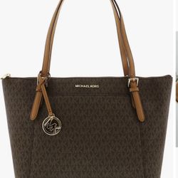 Michael Kors Ciara  large zip tote