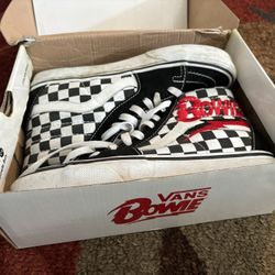 Bowie Vans 5.5 Men’s 7 Women’s