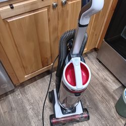 Almost New Hoover Vacuum 