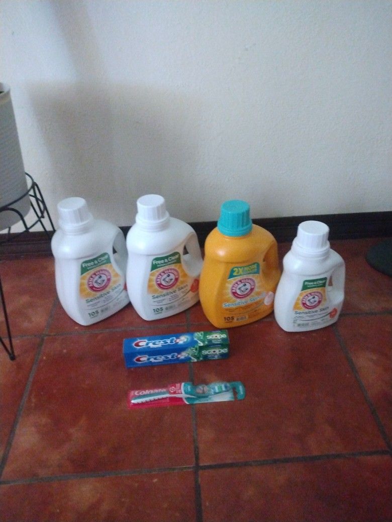 3 Arm & Hammer 105 Oz 1 Arm & Hammer 37 Oz Crest Scope And Brush Firm Hablo Español Firmes