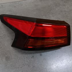 Nissan Altima Taillight 