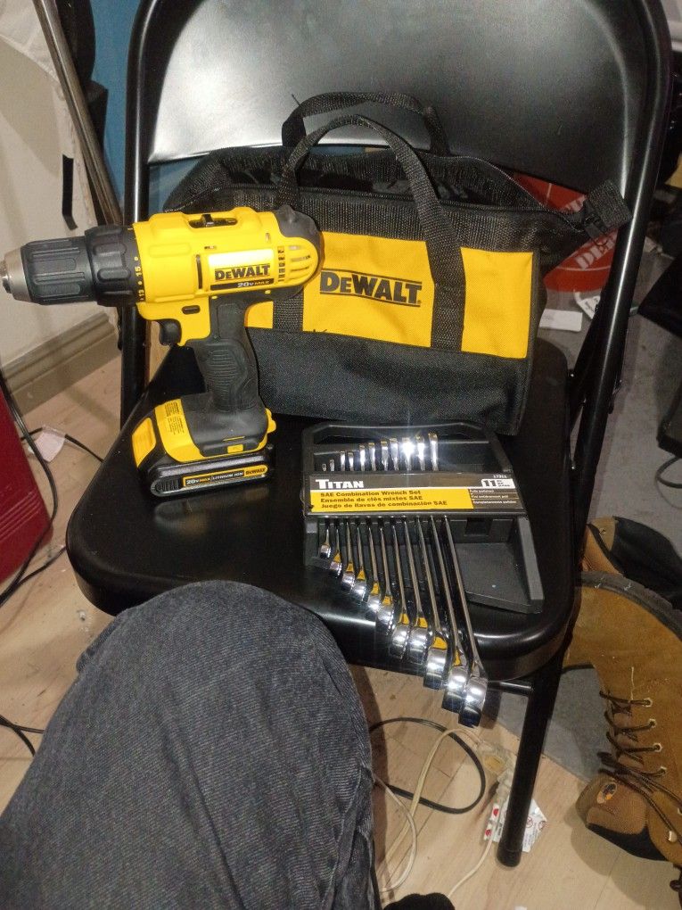 20v DeWalt Drill & Battery,Titan 11 Piece Wrench Set