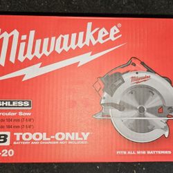Milwaukee M18 Brushless 18-Volt Lithium-Ion Cordless 7 1/4 " Circular Saw 
