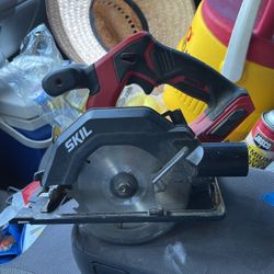 $10 12v Skil Brushless Circular Saw With 1Battery And Charger