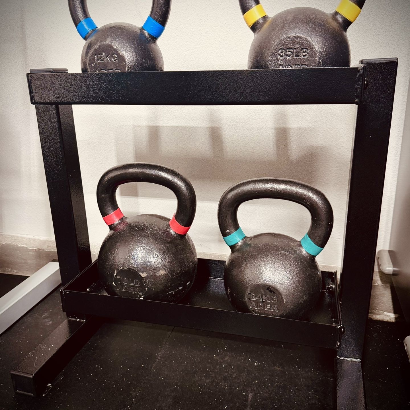 ADER KETTLE BELLS (26, 35, 53, 70) w/CAP stand