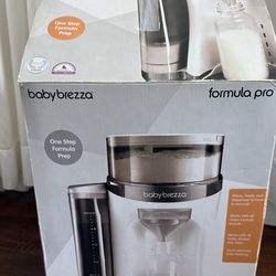 NEW Baby Brezza Formula Maker