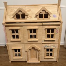 Wooden Dollhouse 