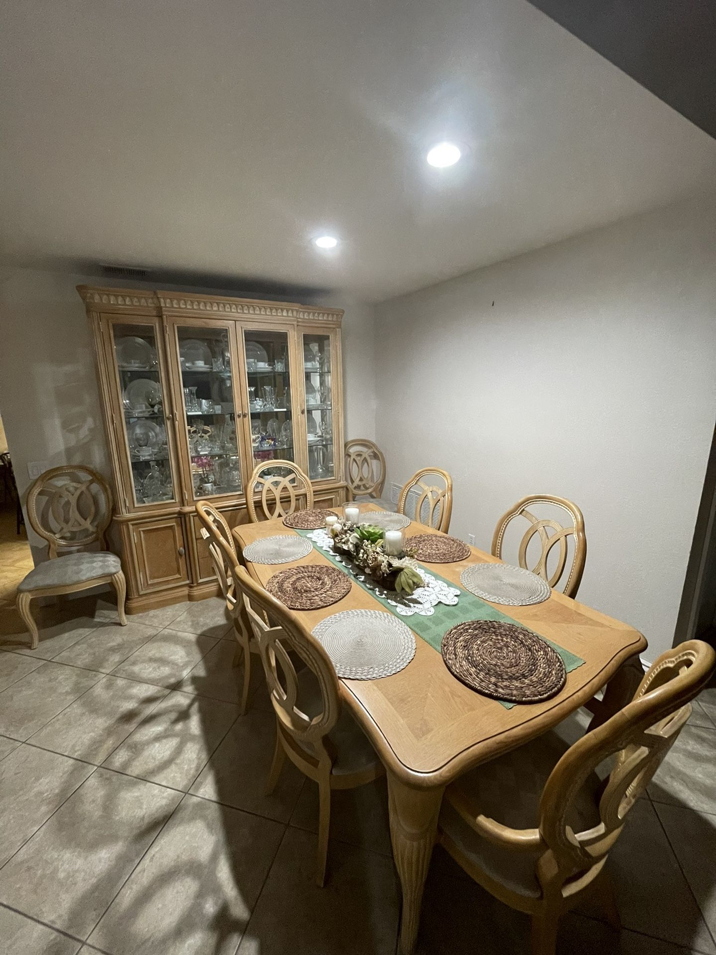 Formal Dinning Set With China