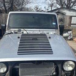 2012 jeep wrangler hood