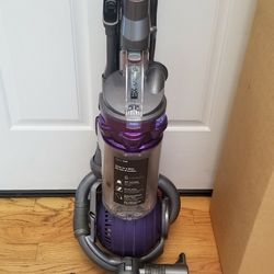 NEW cond DYSON DC. 25  ANIMAL VACUUM WITH COMPLETE ATTACHMENTS. , WORKS EXCELLENT. , IN THE BOX. , 