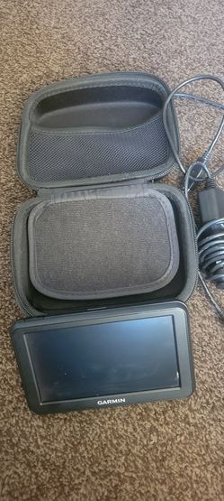 Garmin GPS Nuvi 50LM 5 Inch Screen With Storage Case And Charger.