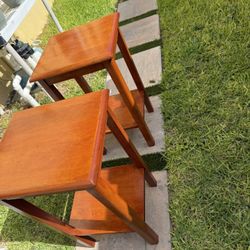 (2) GOLDEN OAK ACCENT/ SIDE/END TABLES