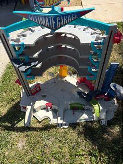 Hot wheels garage
