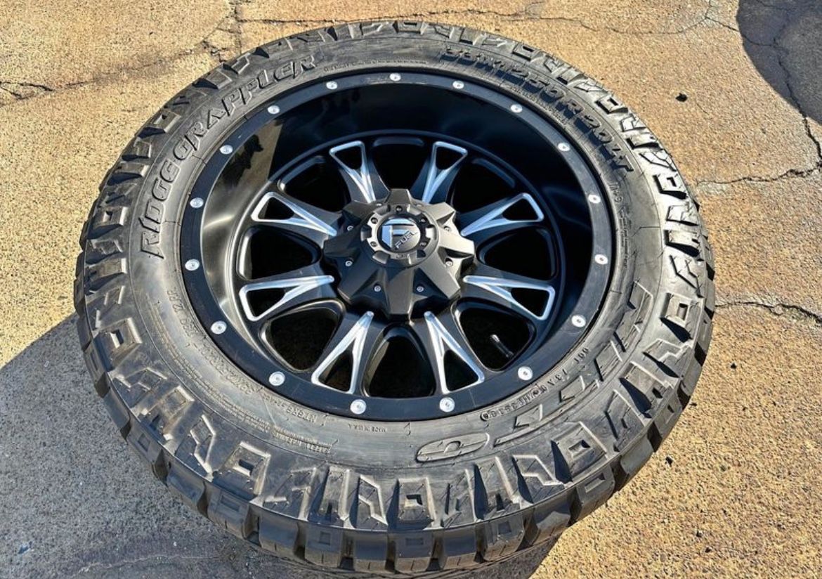 (1) NEW Fuel Wheel 20x10 NEW Nitto Ridge Grappler AT 33x12.50R20LT 8х6.5 8x165.1