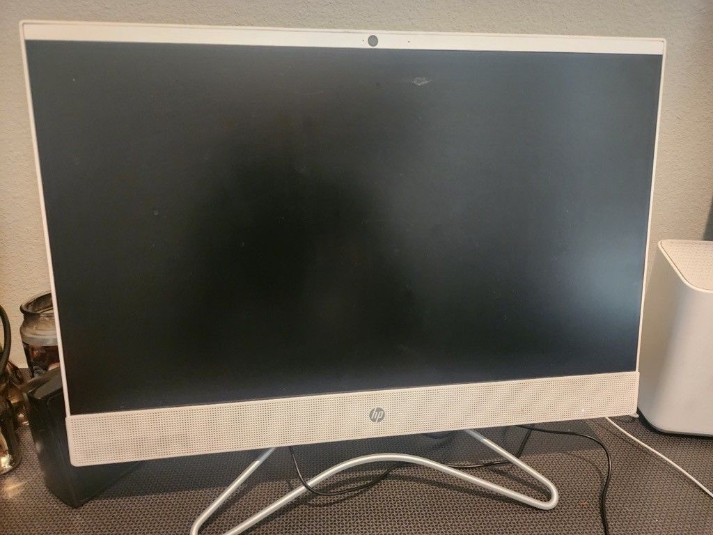 HP 24" ALL IN ONE PC... Asking 350 OBO LOOKING FOR QUICK SALE BECAUSE IM MOVING AND CANT TAKE IT 