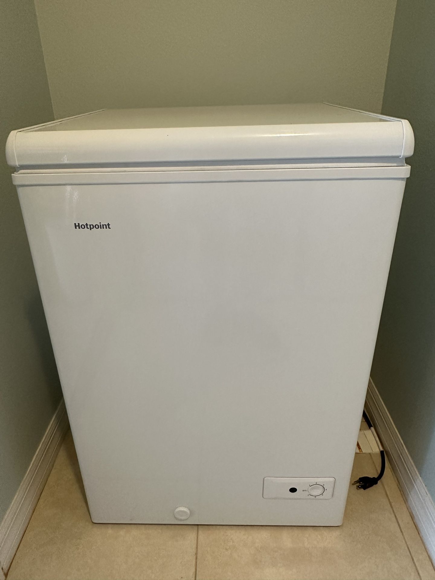 Hotpoint Freezer 4.9 Cu Feet Good Shape Pick Up In Palm coast