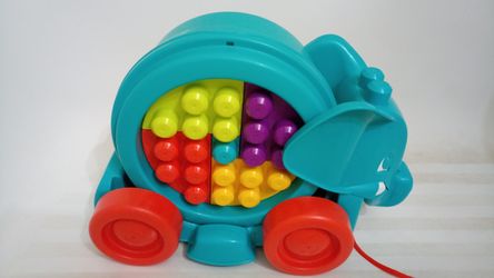 Mega Bloks Big Builders Elephant Parade (PULL ALONG AND WATCH THE ANIMALS )