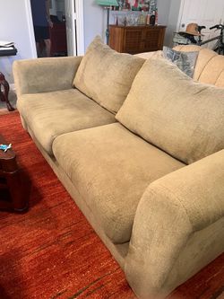 Couch good condition moving must sell