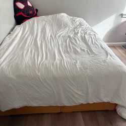 Queen Bed Frame With Mattress 