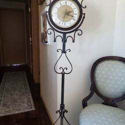 Cool Working Victorian Style Clock