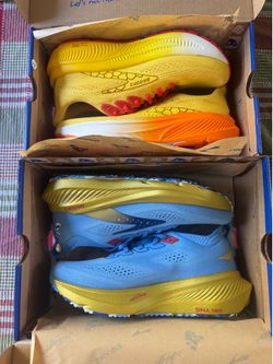 Brooks Women’s Disney Ghost 17 Winnie and Glycerin 23 Genie