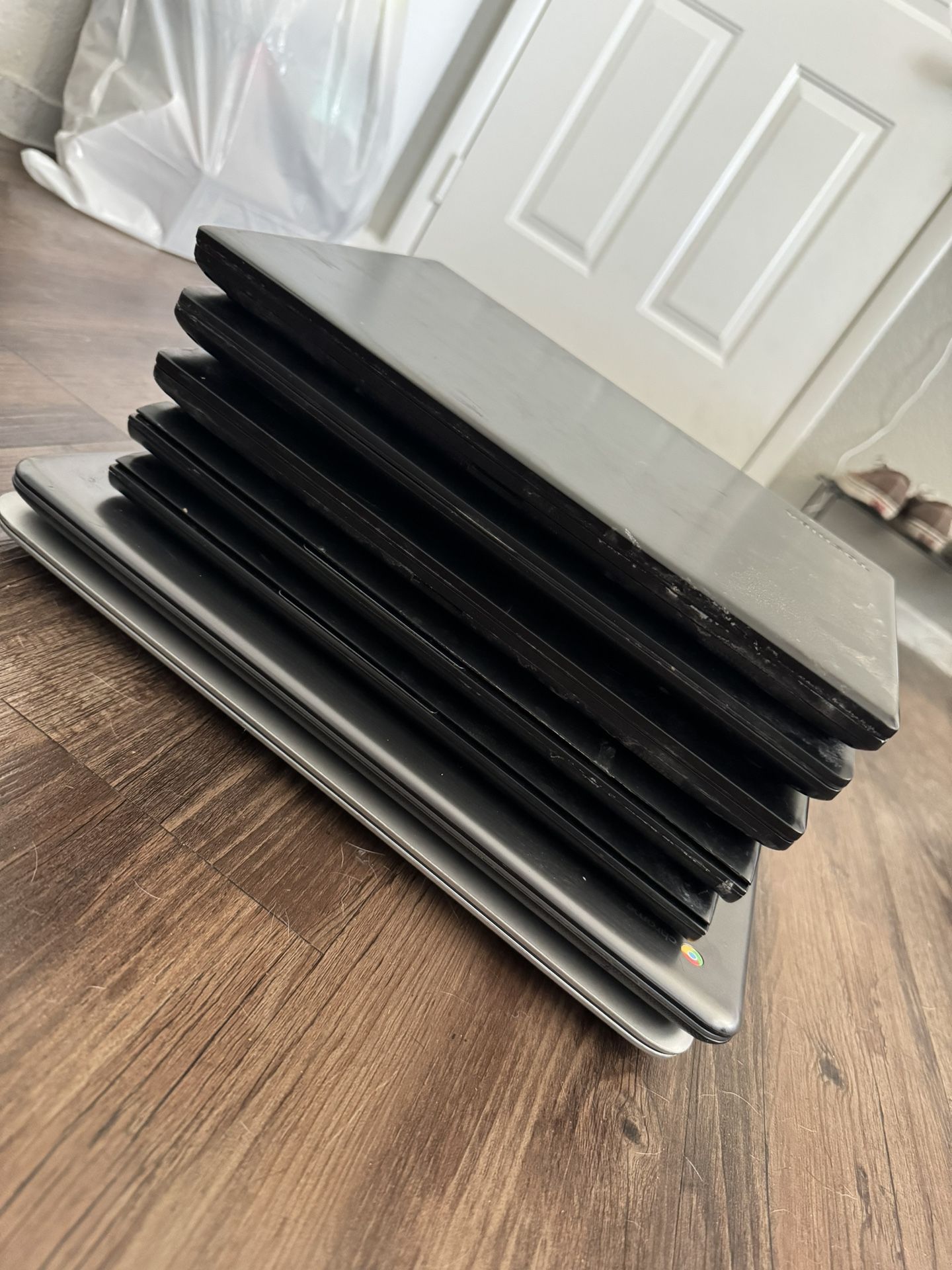 Laptops (Screens Don’t Turn On)