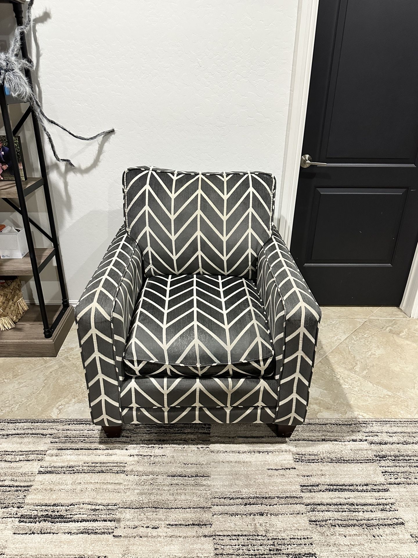 Fabric Arm / Accent Chair