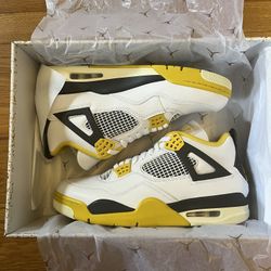 Jordan 4 Sulfur Size 10.5M