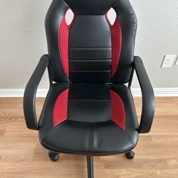 Red/Black Gaming Chair - $5 - Pickup Today, Will Be Donated June 9