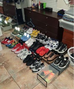Large Sneaker Collection – 20+ Pairs